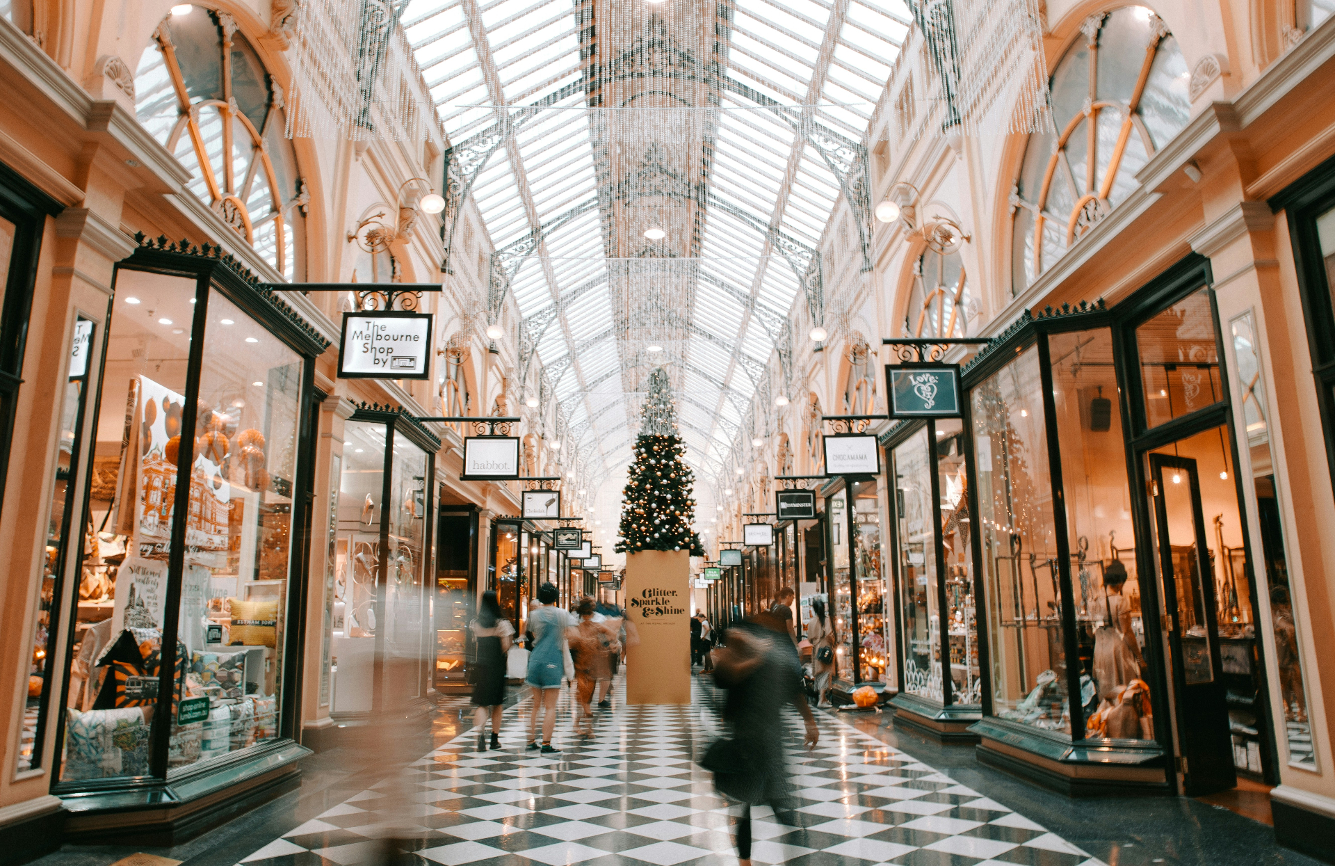 Grands magasins & groupes de distribution